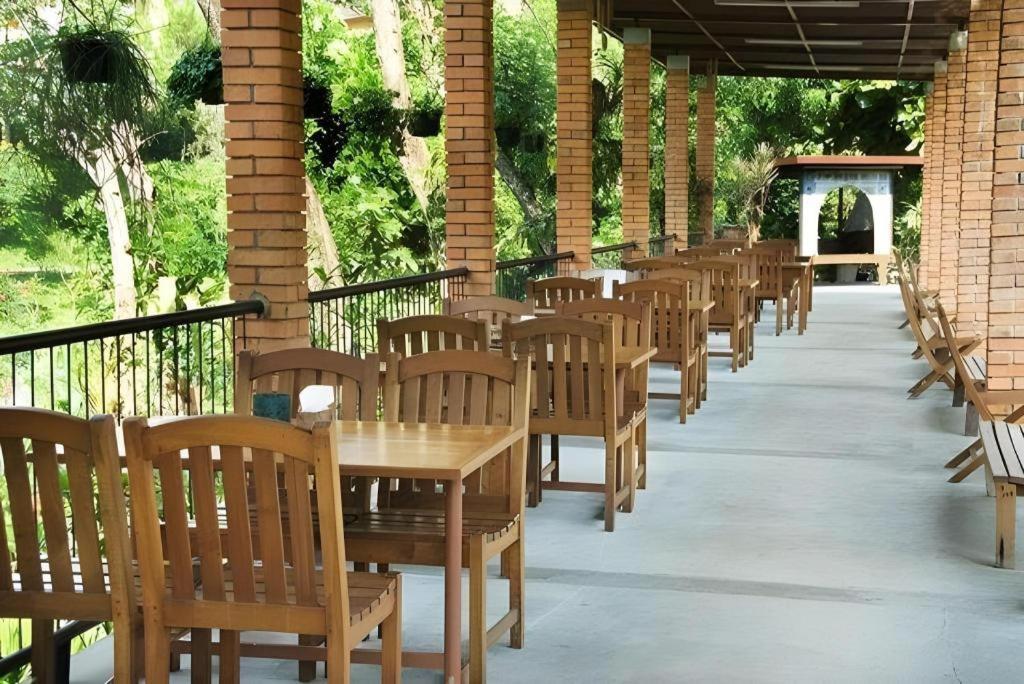 The Cipaku Garden Hotel Bandung Exterior foto