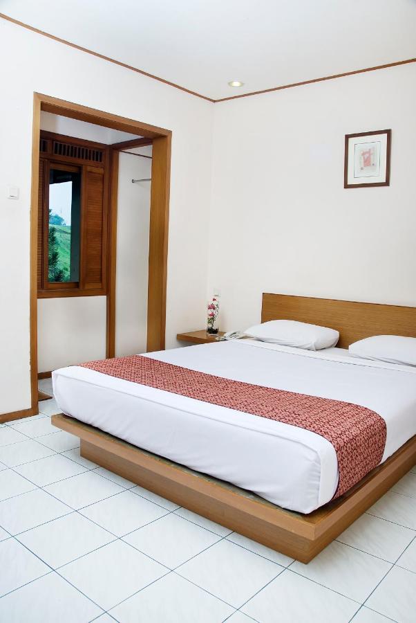 The Cipaku Garden Hotel Bandung Exterior foto